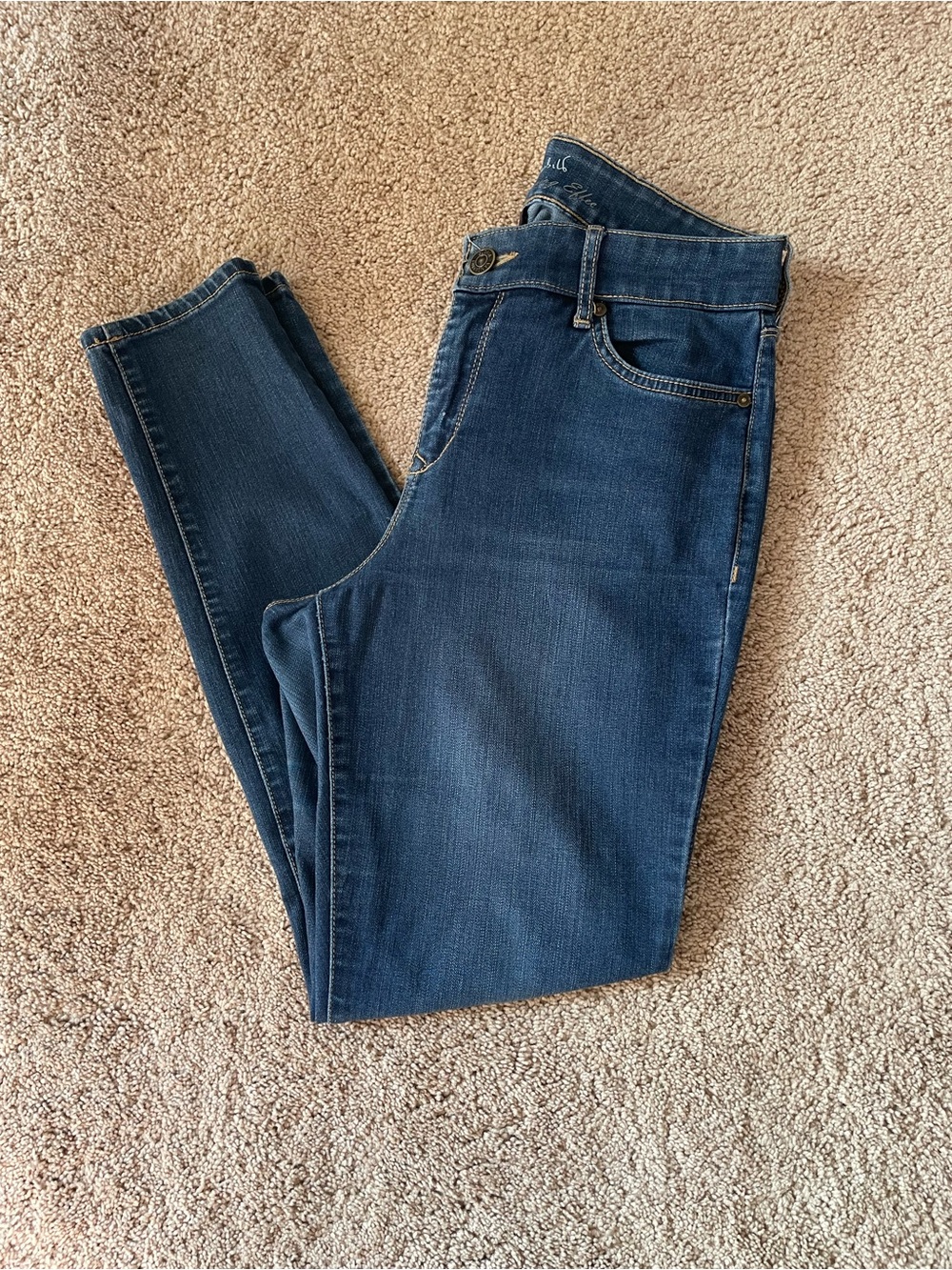 Gloria Vanderbilt slimming jeans size 8